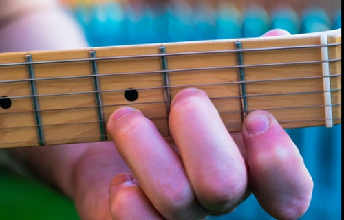 نحوه گرفتن آکورد ر مینور