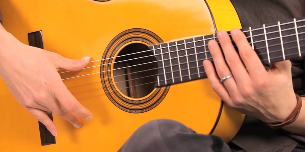 ضربه همزمان با دو انگشت m و a