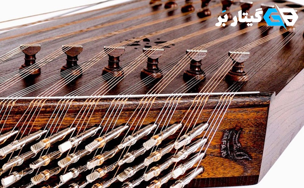 ساز سنتور چند سیم دارد